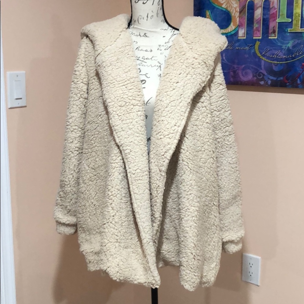 OATMEAL OVERSIZED SOFT FAUX FUR - HOODIE JACKET - Picture 4 of 6